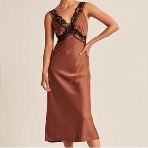 Abercrombie & Fitch• Brown satin slip midi dress size Small Petite